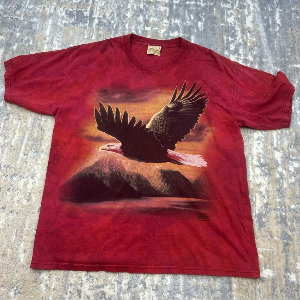 Vintage The Mountain Red Soaring Eagle Tshirt Large 2004
